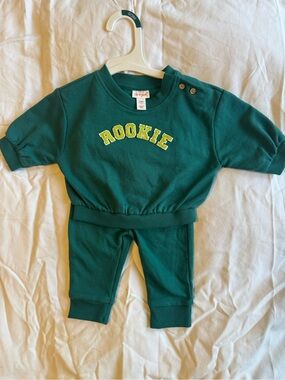 Cat & Jack Green Baby Sweatshirt Set